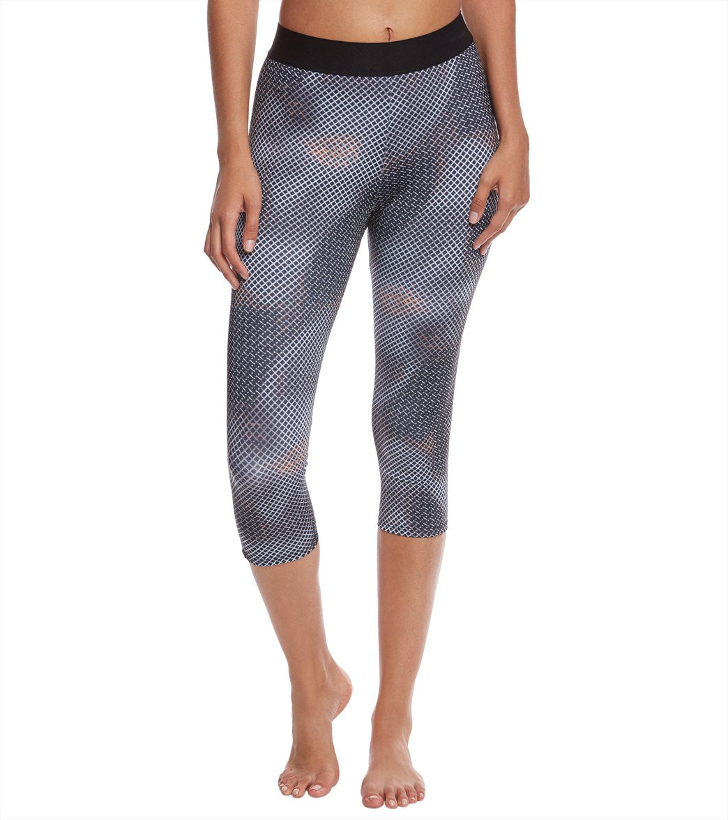 Onzie Elastic Yoga Capri Leggings
